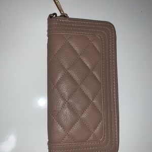 Nude Windsor Wallet & Key Holder
